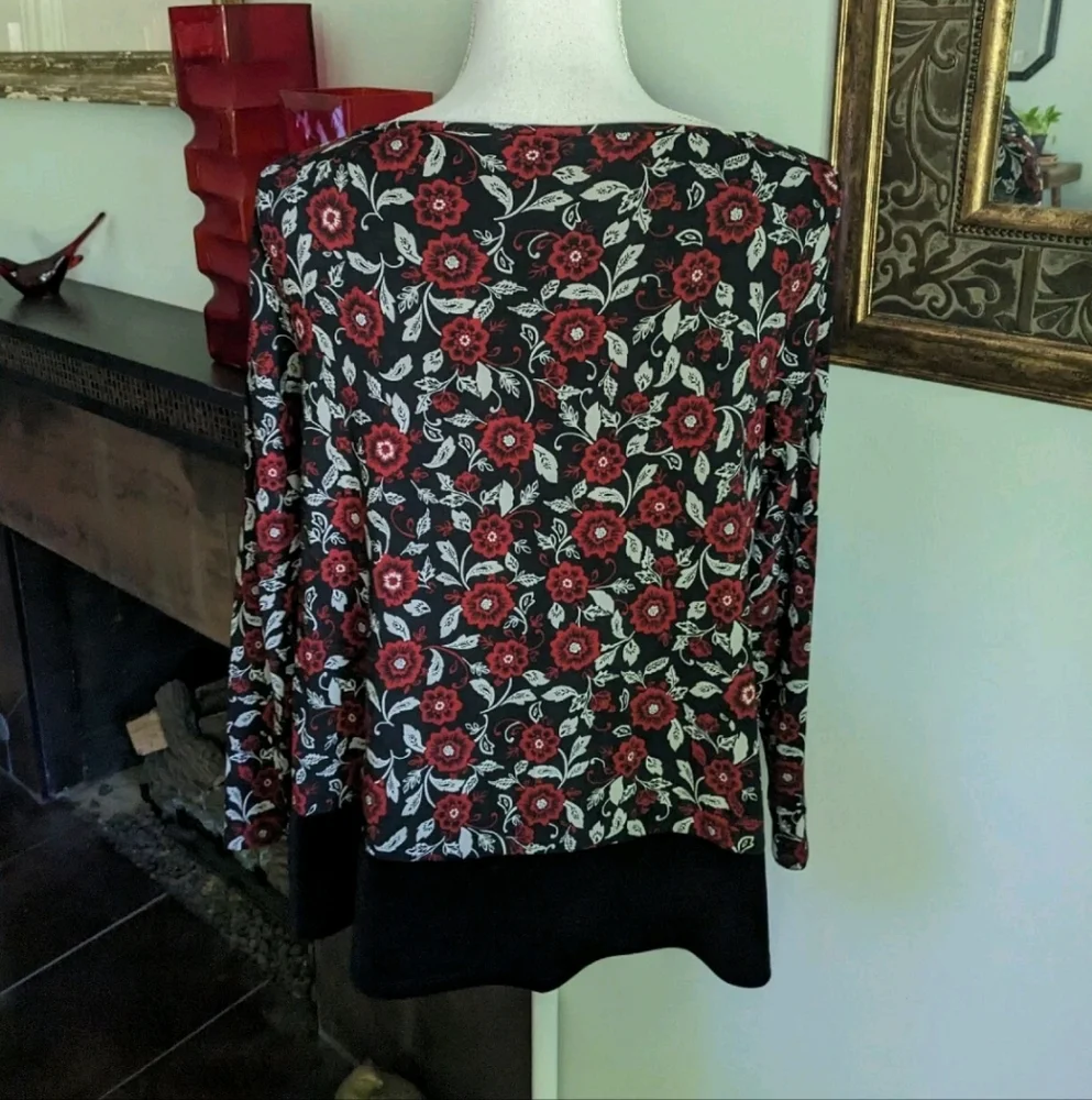 J.Jill Wearever Collection Small Petite Velvet Trimmed Floral Top Black Red 95